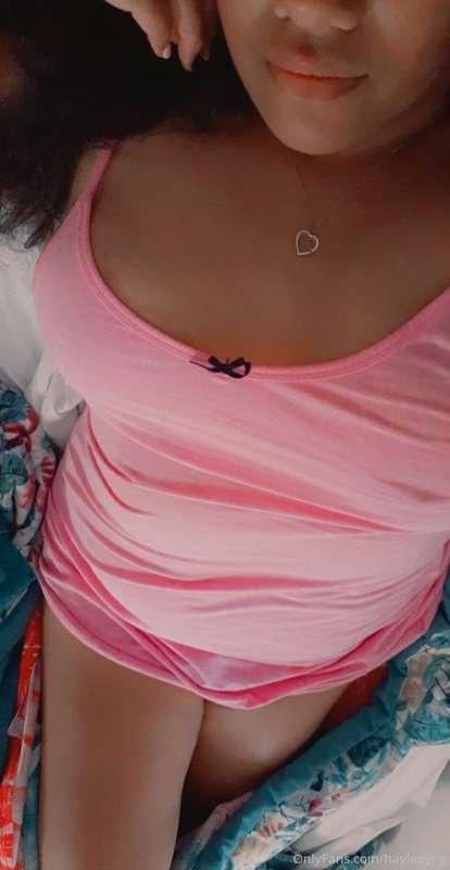 Saturdays are for sleeping in and staying in bed.. 😍😌