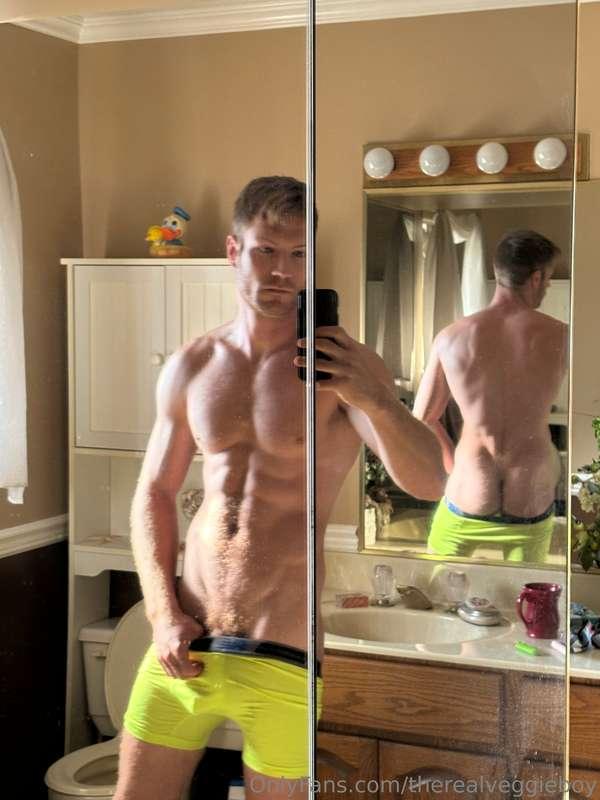 A very spicy bundle for youu. Sexy pics with cock hanging ou..