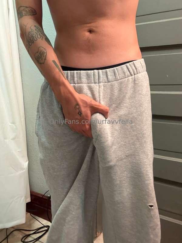 This skinny twink is packing🍆