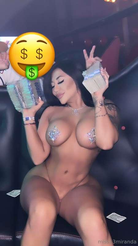 Damn I’m sexy 👅