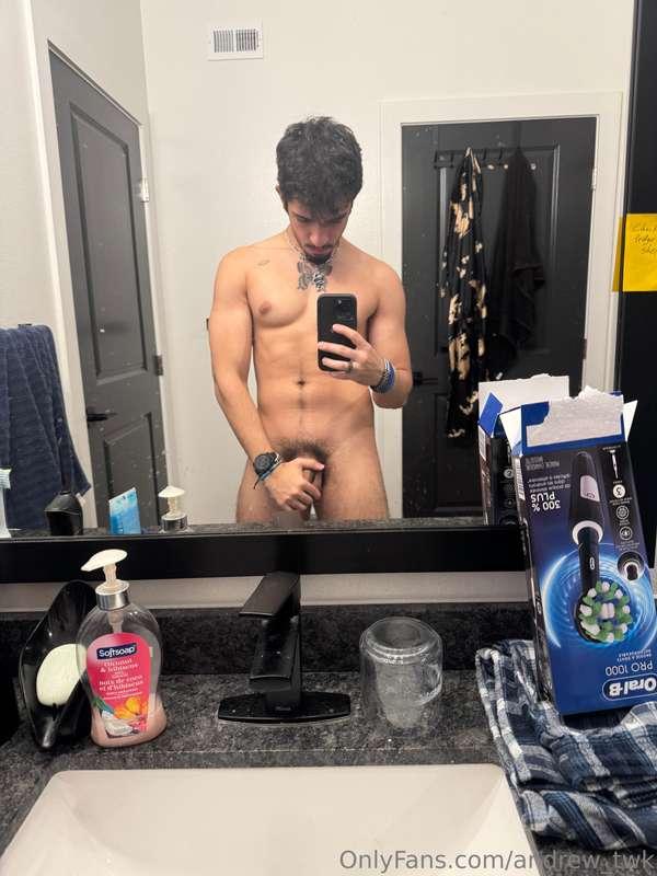 😈