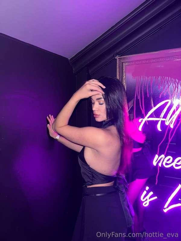 Water me like a rose and maybe I'll give you my fruits..😈🥰