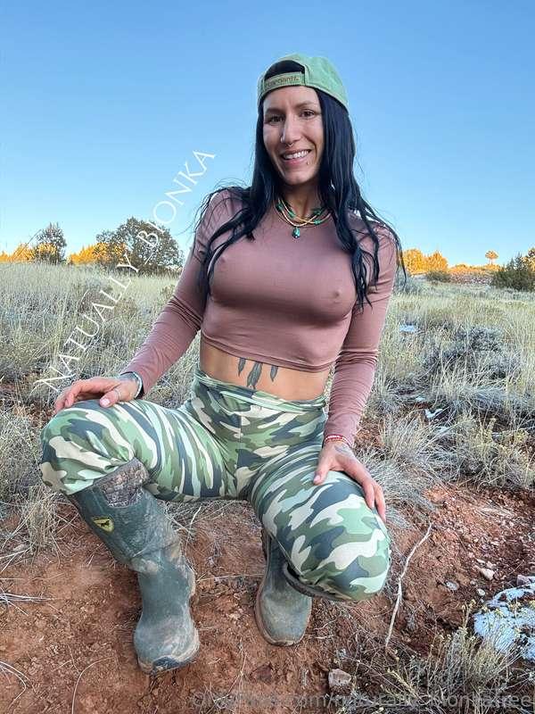 Would you go on a nature hike with me? 🤭💋