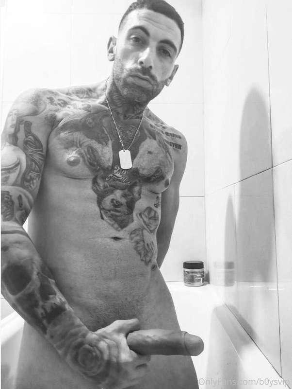 what a lock you wear, inside the bathtub and in black and wh..