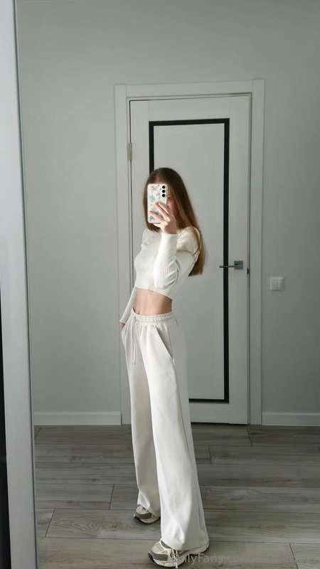 A chic look for today's walk, it's so nice and cozy outside ..