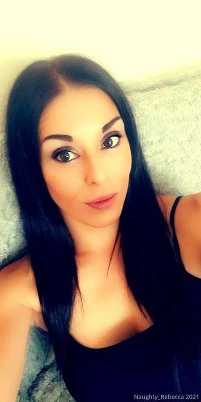 Come on guys come and treat me and make me smile with TIPS🤑 ..