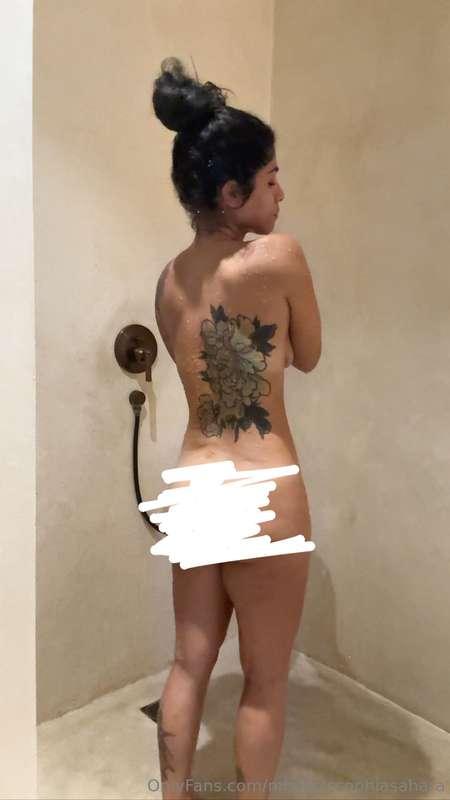 New shower scene tip $50 for full explicit video on holiday ..