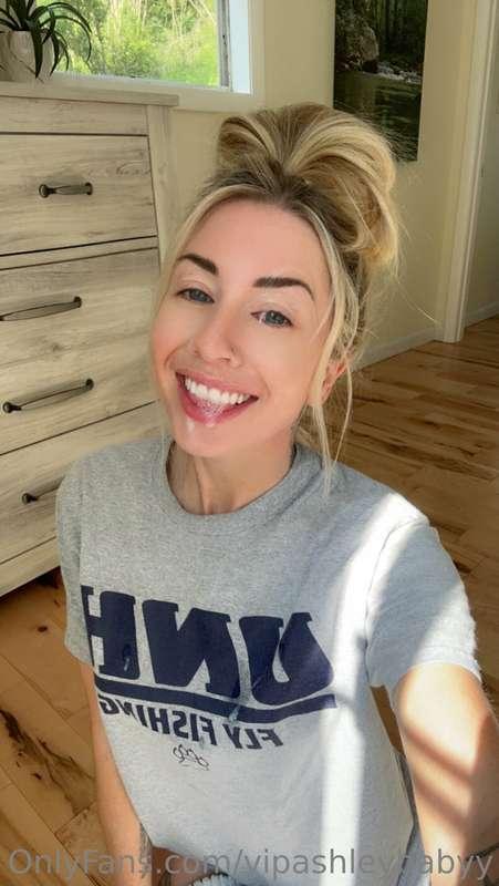 Gagging and sucking on his dick ends with a nice morning fac..