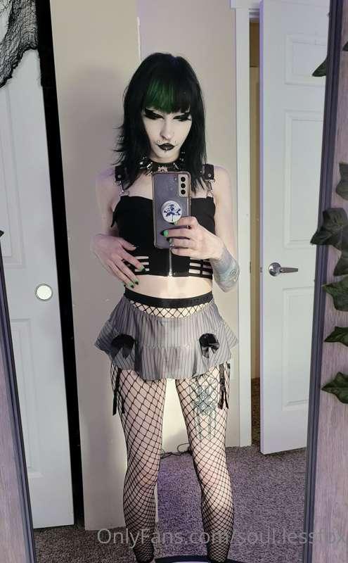 Do I intimidate you? 👅😈