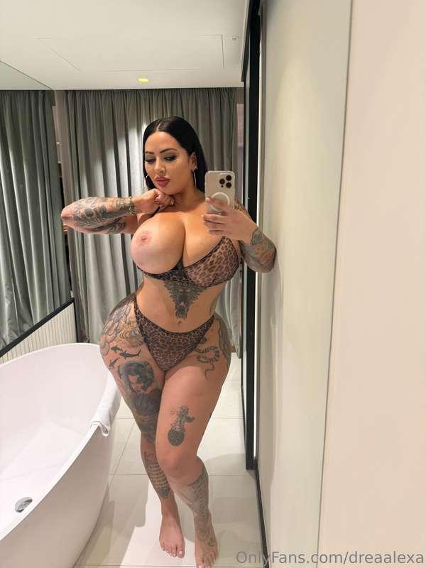 How much do you think this titty weighs ?