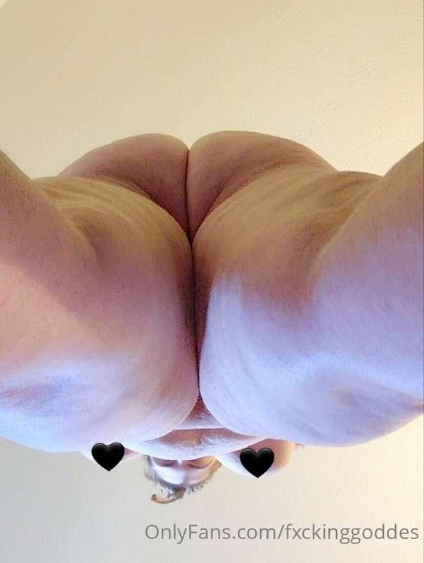POV I'm about to sit on your face 🥵🍑