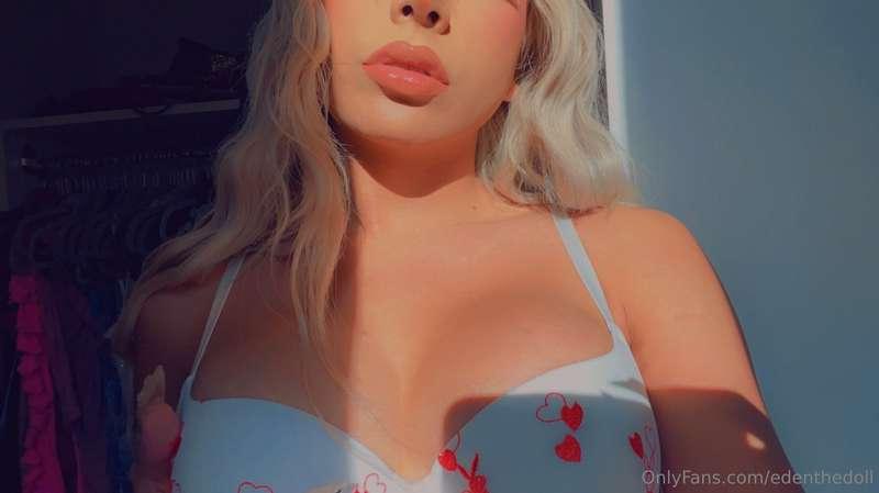 Down for some fun? 😈🥵