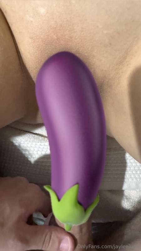 See up close @itsjustinryann cock going in and out of my tig..
