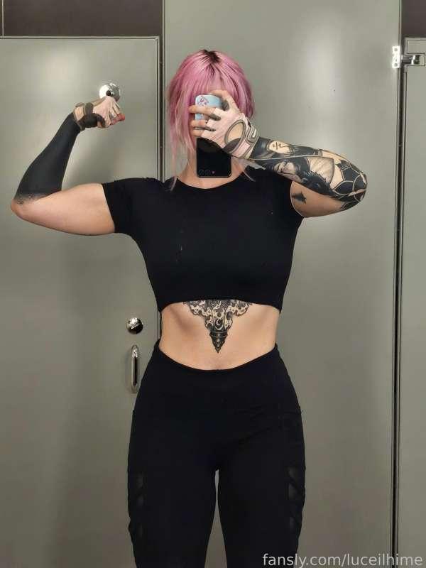 So glad to finally be at the gym after like 2 weeks 🥲 
I'm so sore tho fuck