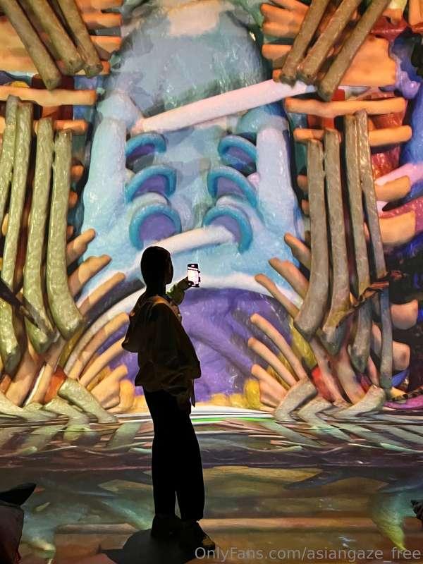 Diving into a space where art comes to life. When the walls ..