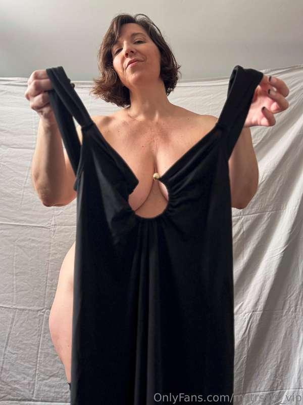 Coming soon... ❤️‍🔥🖤How do you like this hot new dress... yo..