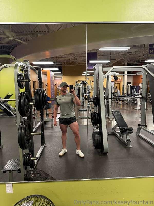 A few outfits 😝💦Will be back to posting some new content soo..