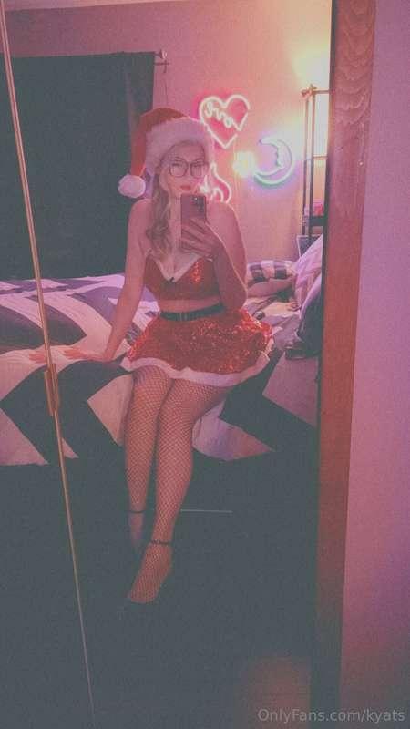 Last year's Christmas set will be up tomorrow! Here's a prev..