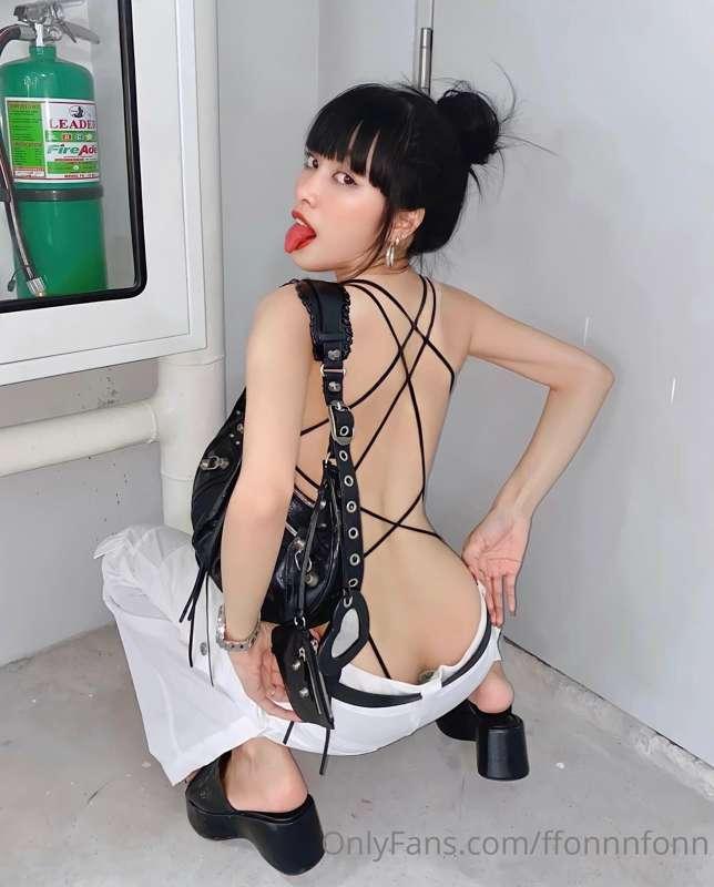 ༻★༺