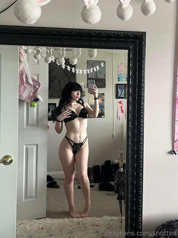 back in black 🖤😈