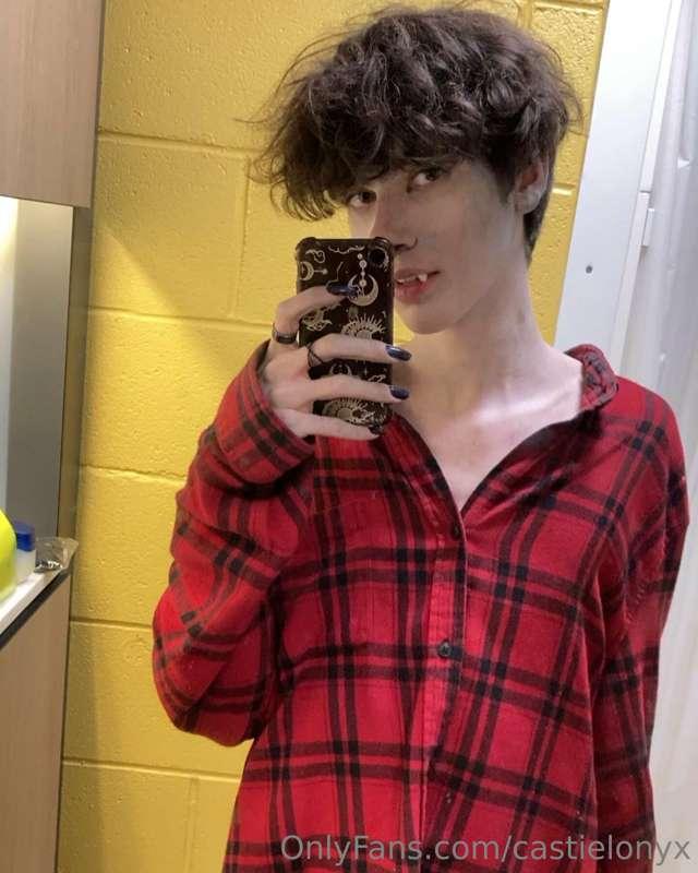 **Now that I’m here, can I suck your vlood? Perhaps also som..