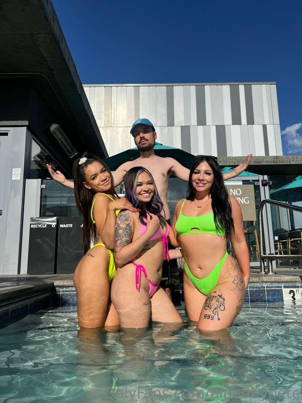 Full 4 some 35% off! 😱 or go sub to @pipedbypetevip, I’m goi..