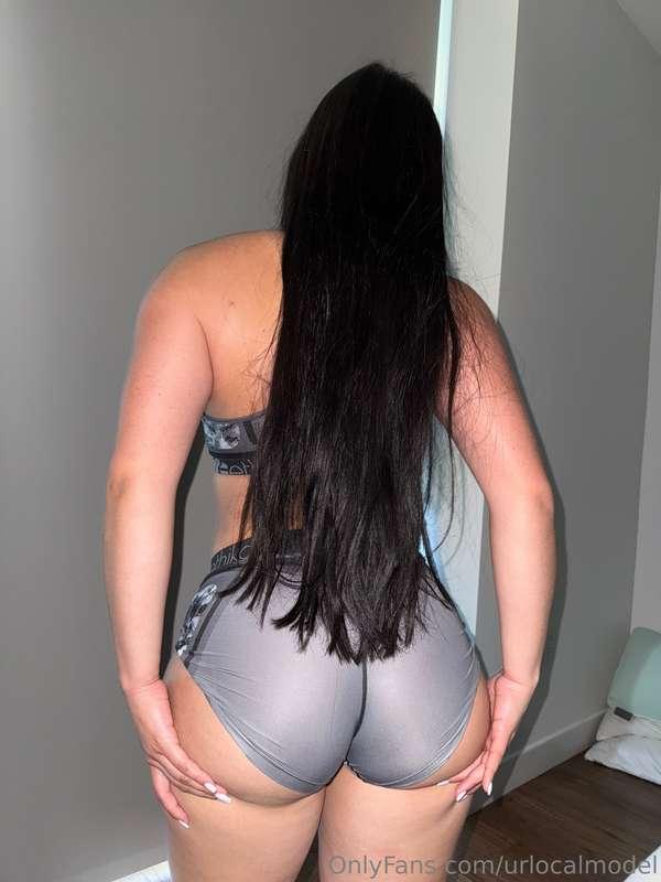 Thick and juicy 🤤🍑