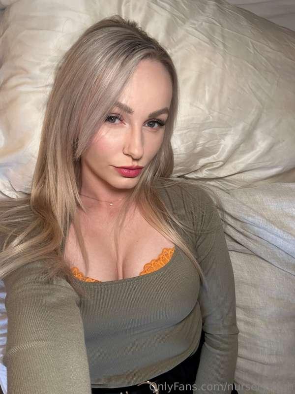 I am waiting for you in bed and on my VIP Page https://onlyf..