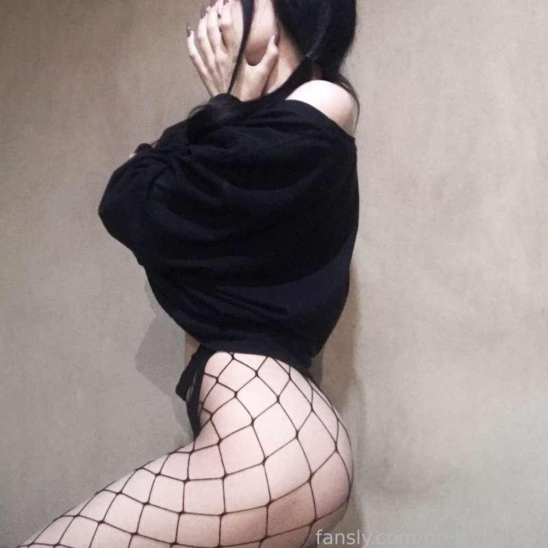 🖤🧁🖤🧁🖤🧁🖤
#gothic #gothicgirl #witch #vampire #skinnywitch #skinny 
🕸