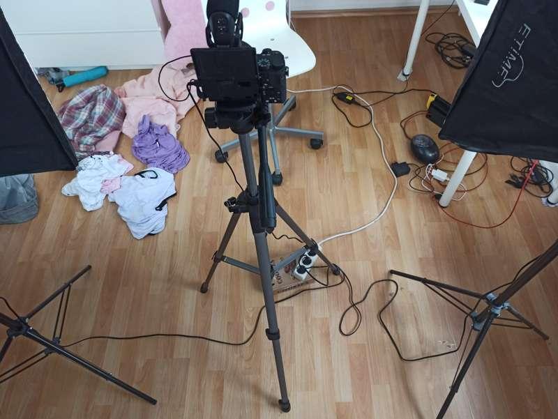 So viele kabel (ﾉ*°▽°)ﾉ behind the scenes