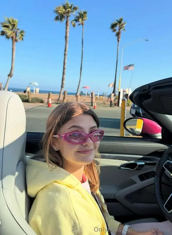 life’s better in pink glasses😍