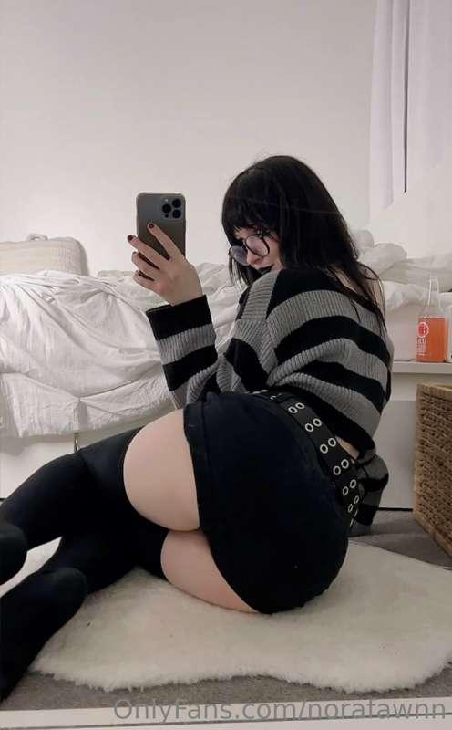 Swipe over and then DM me to see why emo girls do it better ..