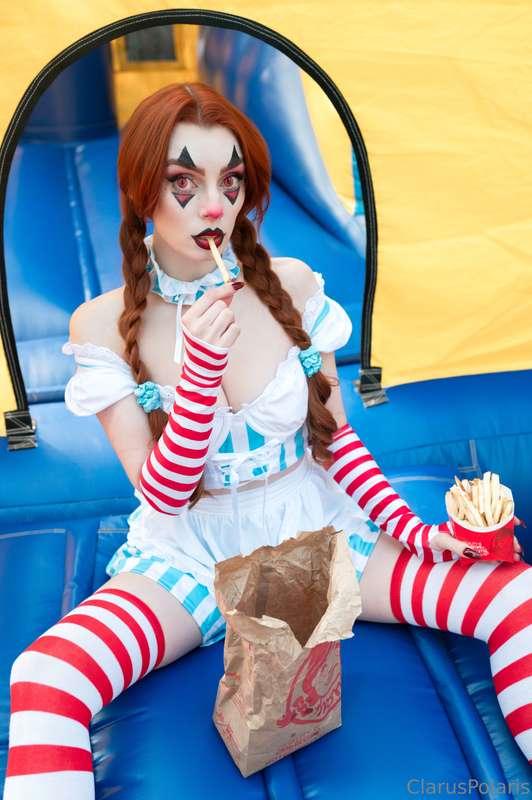 IT'S ALMOST HALLOWEEEEN 😈 things about about to get a lil sp..