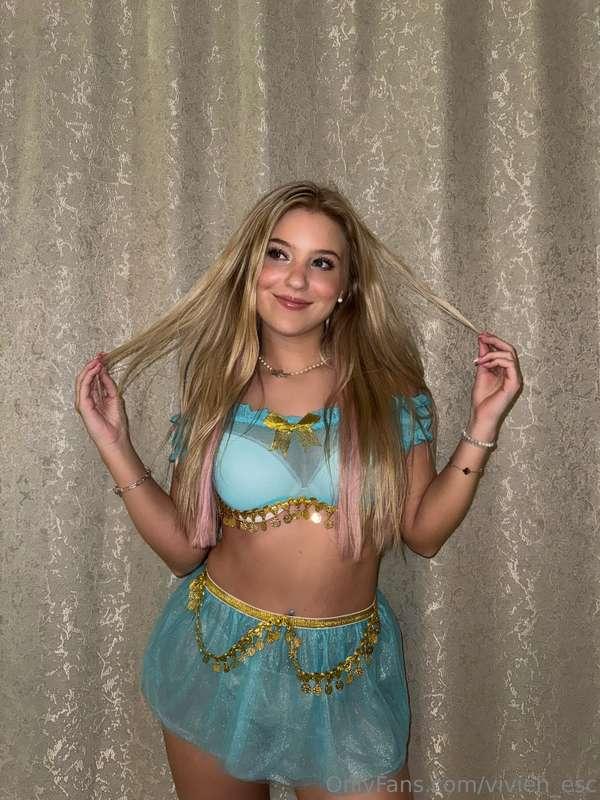 Wie wär’s, wenn ich in dem Outfit für dich tanze ?👀😋