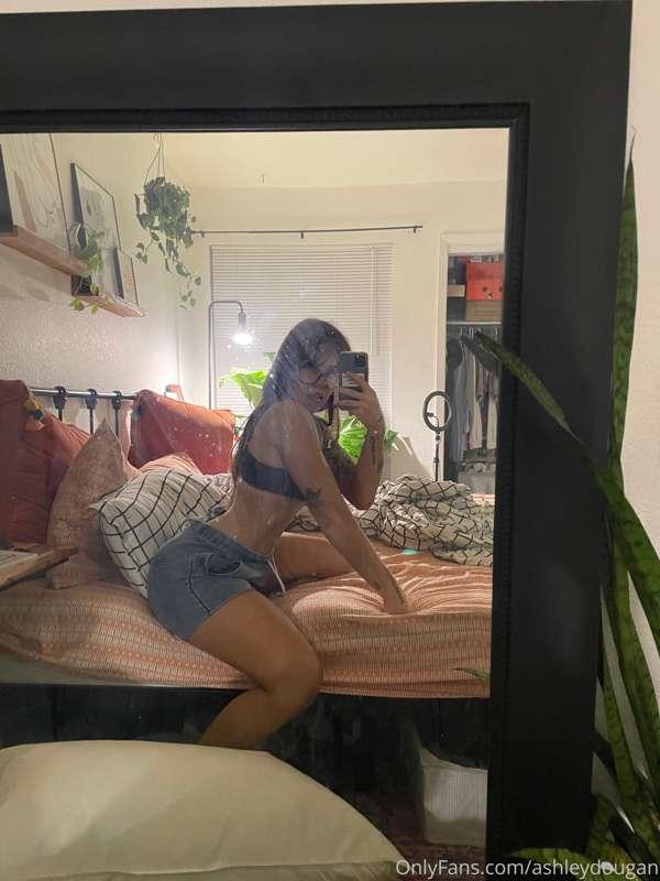 I should wash this mirror 😇