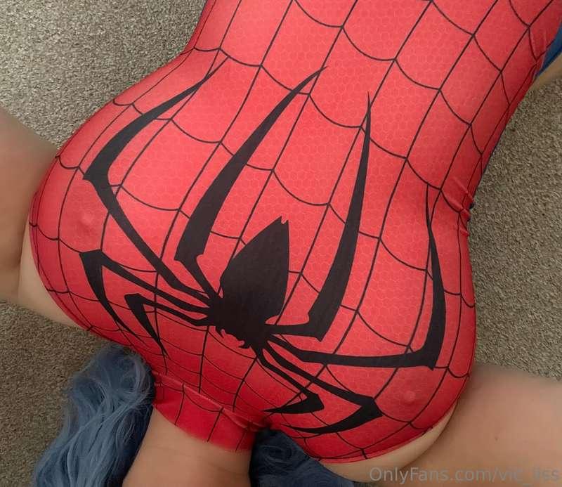 titties can’t fit in my spidey suit🙈