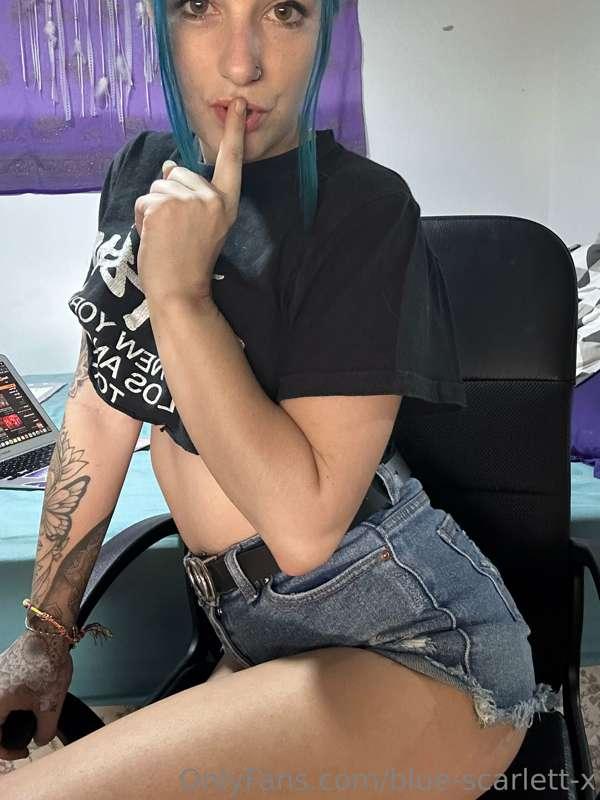 $10 for a 2min strip tease video, and trust me my ass looks ..