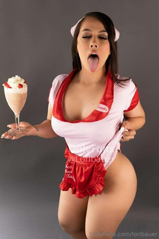 ***DO YOU WANNA TASTE MY TONGUE OR MY MILKSHAKE?🧁👅🥵***

***¿..