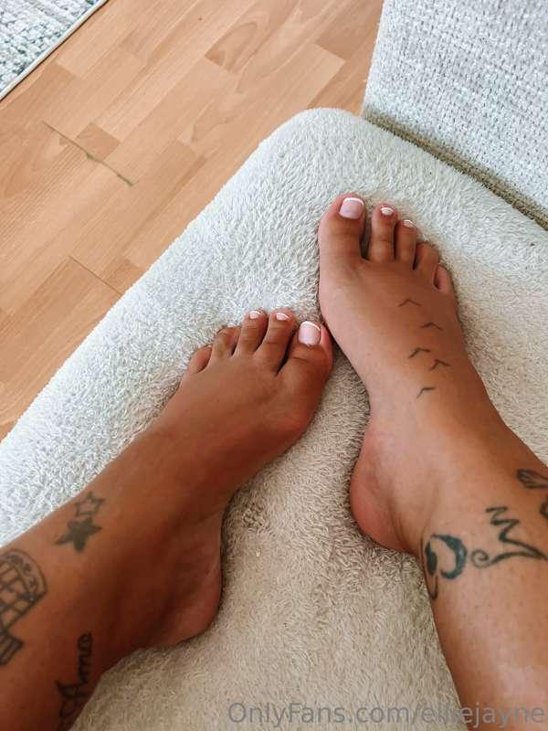 Do you like my pedicure?