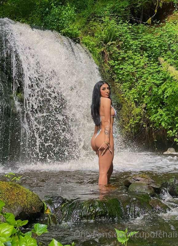 i hope this waterfall isnt the only thing that's going to be..
