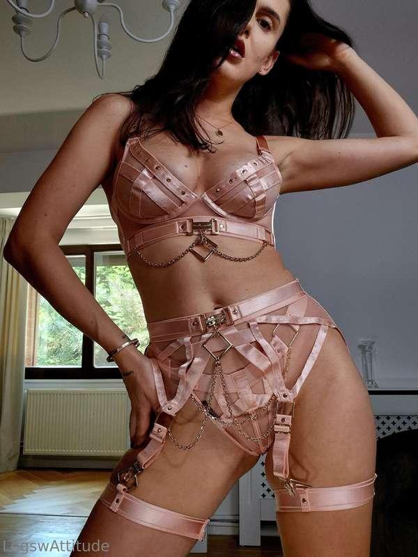 Straps and chains were Flying- yesterday😍Today is last strea..