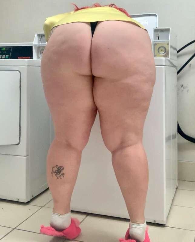 Laundry day🧺👄 can I help you with your load?😈