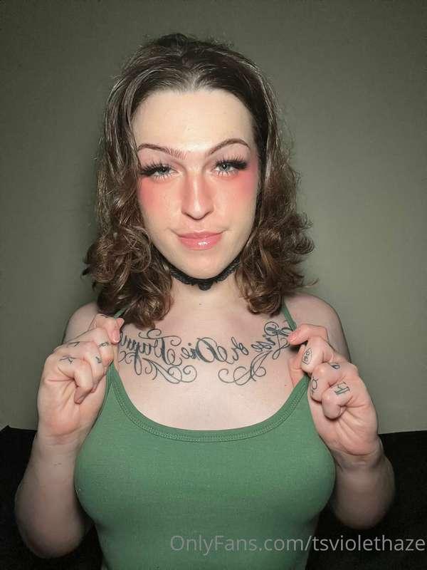 Suck her off or bend her over what would you do… 😈💖