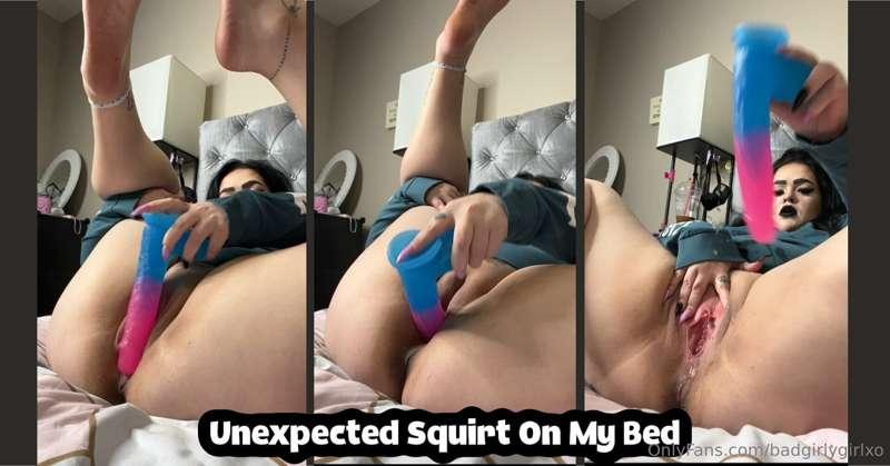 CLIP FROM SHOW
Unexpected Squirt On My Bed 💦💦
Tip $8 for the..