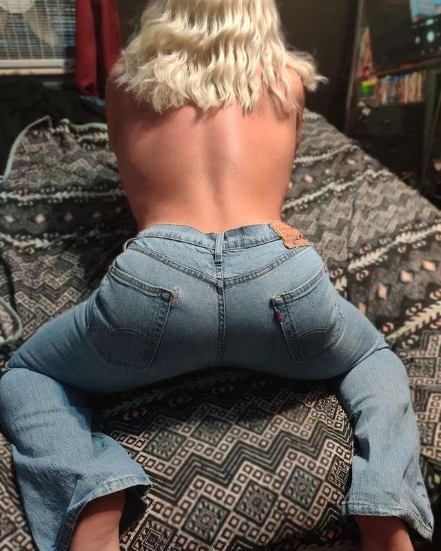 I love 501's. They feel like they're made specifically to ho..