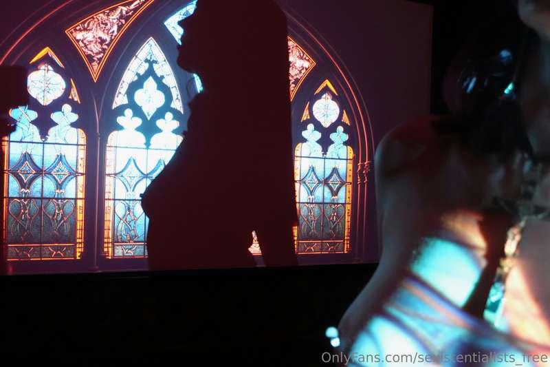 Nipples in church 🫣✝️🤫