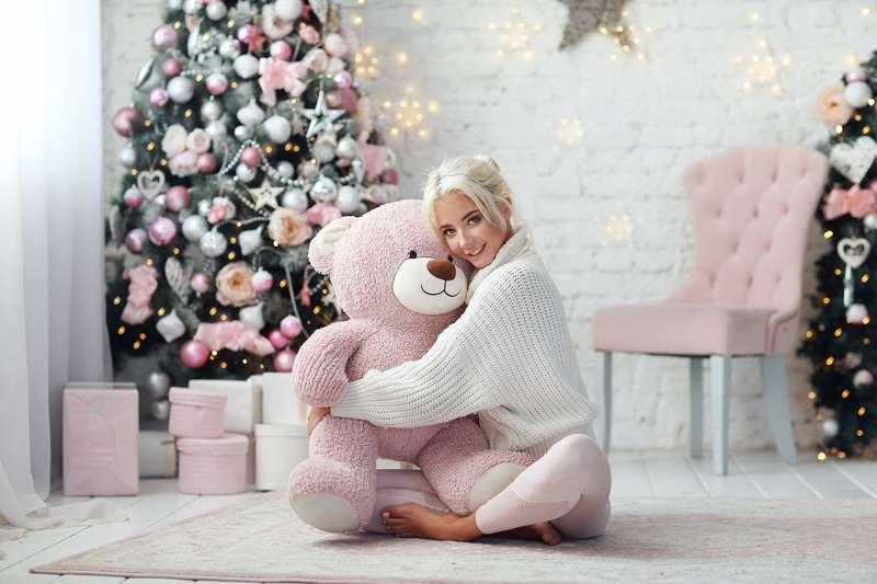 I give you my smile and festive mood❄️