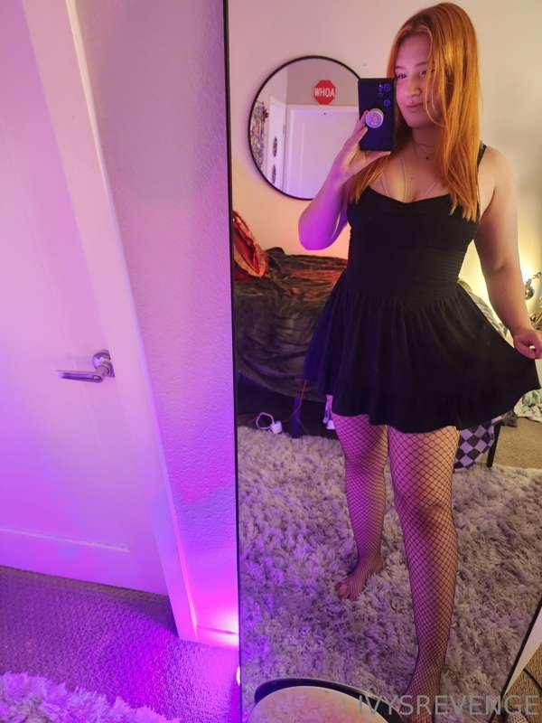 I love showing off my little dresses 💜