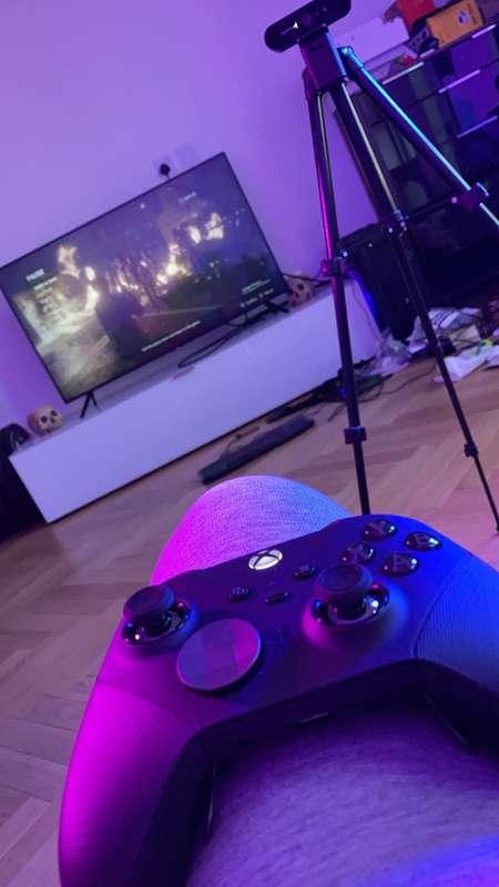 Hey guys if you would like to hang out and watch me play vid..