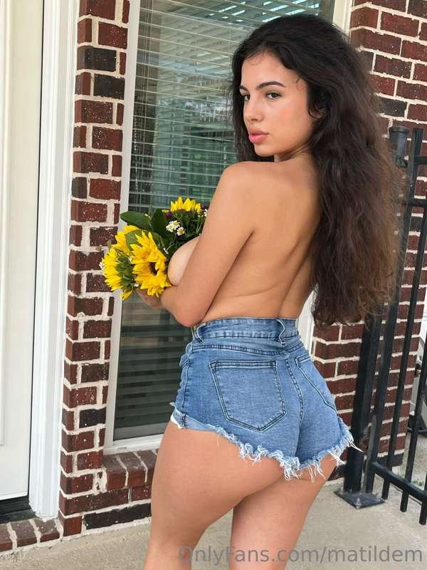 cheeky 🍑